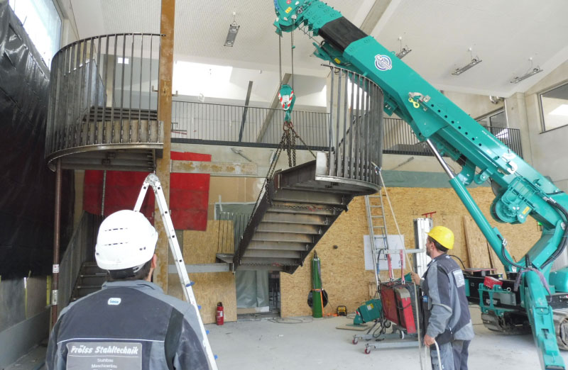 Stahltreppe mit Gussasphaltbelag